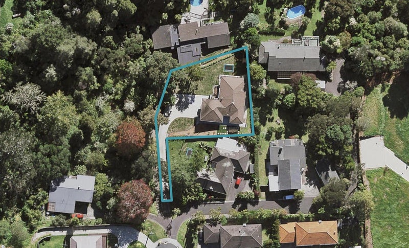 33 Aorangi Place, Birkenhead, Auckland - Carousel 1