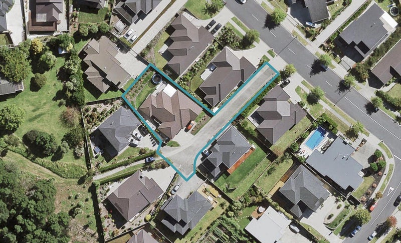 76 Lake Panorama Drive, Henderson Valley, Auckland - Carousel 1