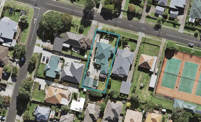 30 Fernleigh Avenue, Royal Oak, Auckland - Carousel 1