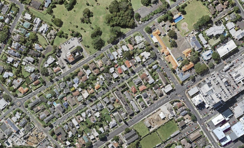 9A Lomond Street, Takapuna, Auckland - Carousel 1