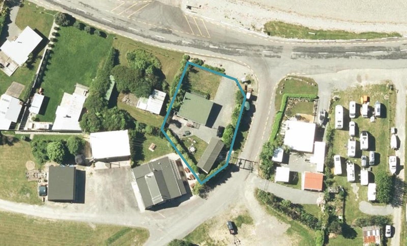 24 Esplanade, Ōkiwi Bay - Carousel 1