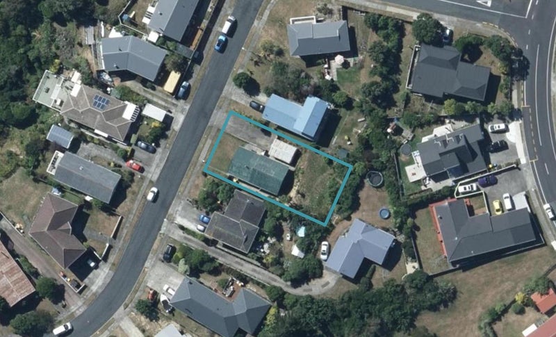 5 De Castro Place, Titahi Bay, Porirua - Carousel 1