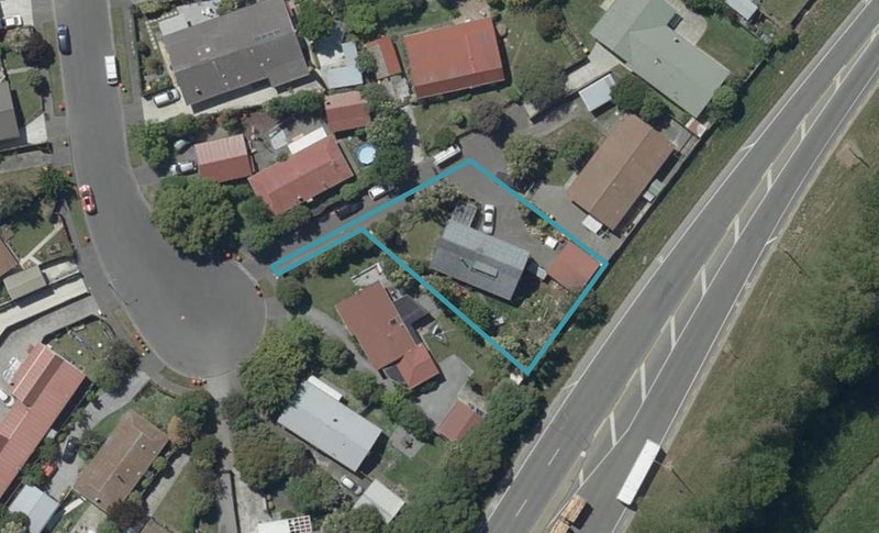 15 Hersham Place, Bromley, Christchurch - Carousel 1
