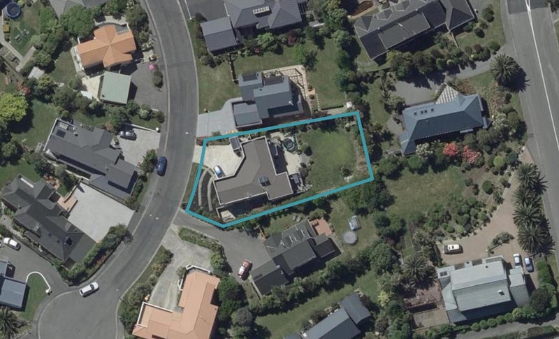 7 Somerton Rise, Westmorland, Christchurch - Carousel 1