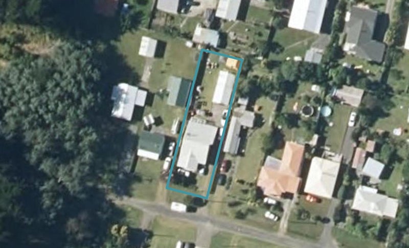 11 Hennessey Street West, Foxton Beach, Foxton - Carousel 1