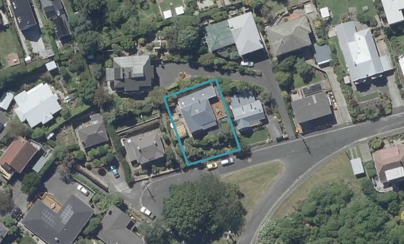 13 Henry Street, Maori Hill, Dunedin - Carousel 1