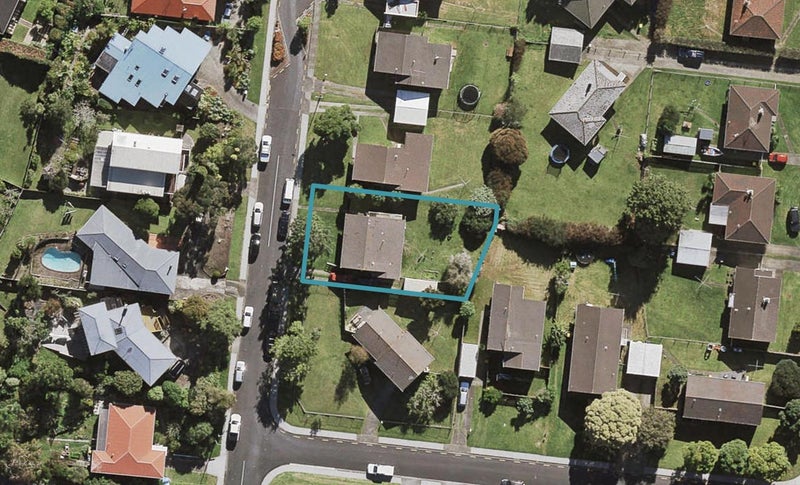 43 Potter Avenue, Northcote, Auckland - Carousel 1
