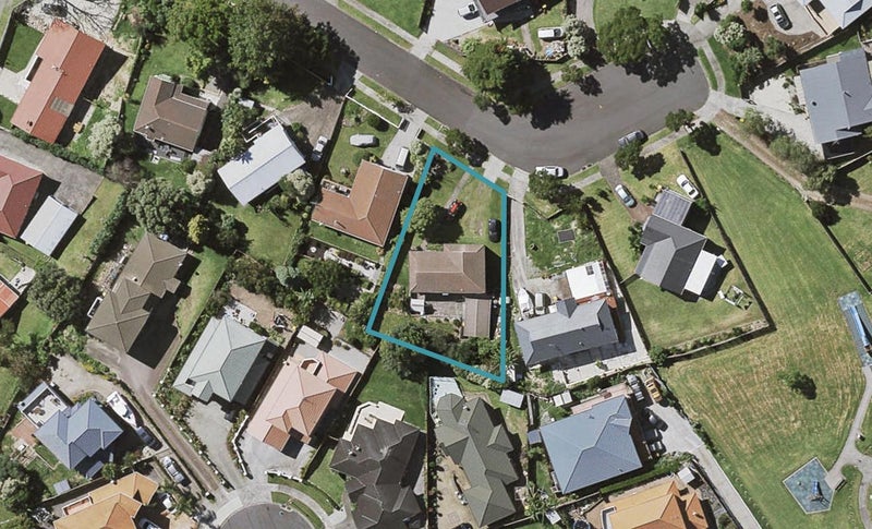 9 Melia Grove, Goodwood Heights, Auckland - Carousel 1