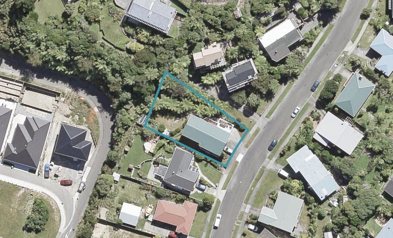 7 Wattle Grove, Maungaraki, Lower Hutt - Carousel 1