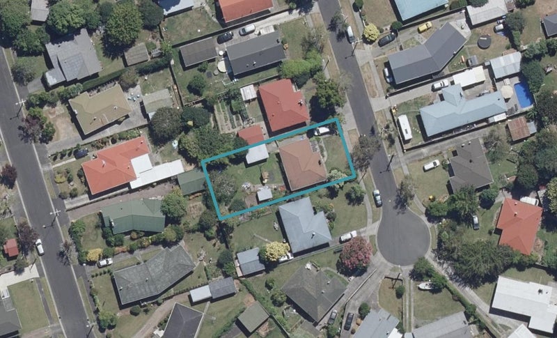 10 Cedar Place, Hillcrest, Hamilton - Carousel 1