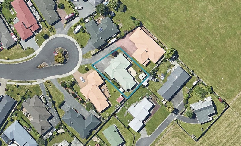 21 Courtenay Place, Owhata, Rotorua - Carousel 1