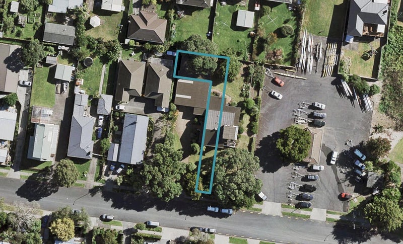 6/16 Hazards Road, Weymouth, Auckland - Carousel 1