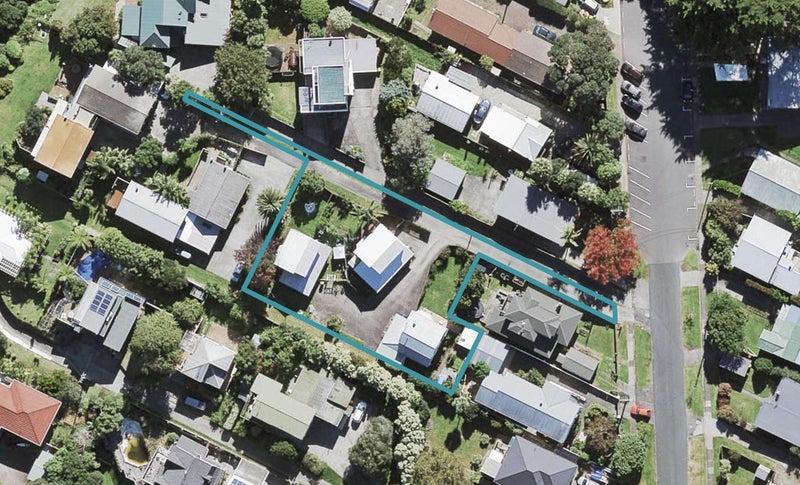 3/52 Rambler Crescent, Beach Haven, Auckland - Carousel 1