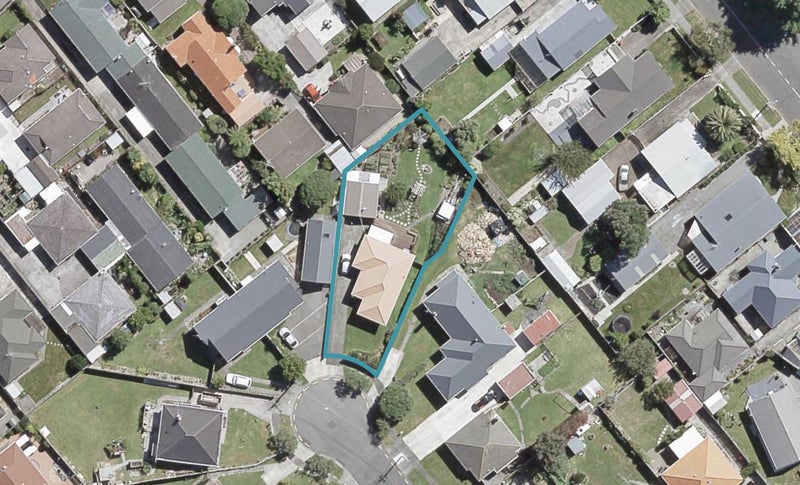 10 Frickleton Grove, Waterloo, Lower Hutt - Carousel 1
