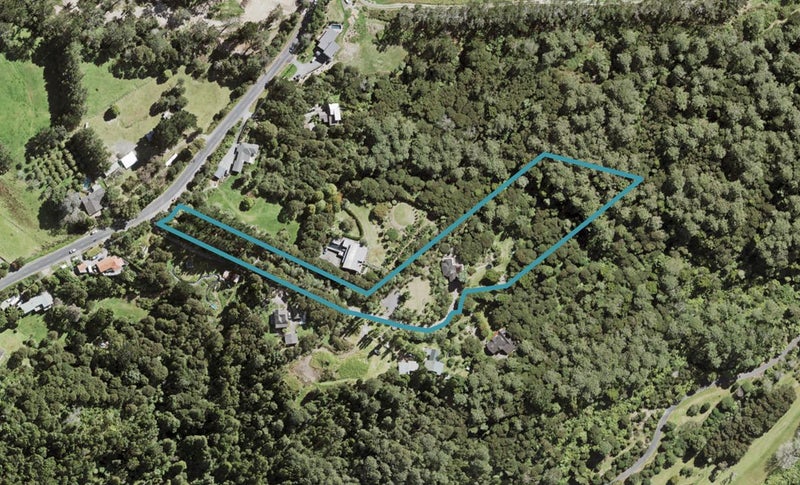 182A Forest Hill Road, Waiatarua, Auckland - Carousel 1