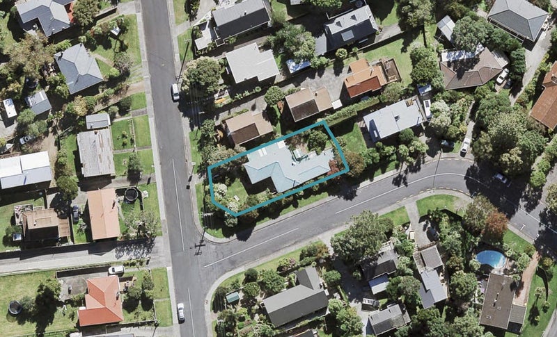 26 Kia Ora Road, Beach Haven, Auckland - Carousel 1