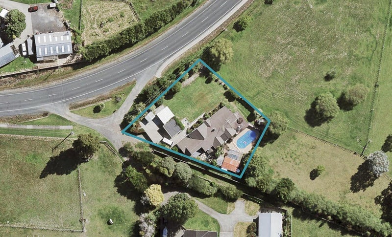 63 Taupaki Road, Henderson - Carousel 1