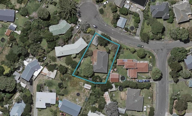 8 Porter Place, Paekakariki - Carousel 1