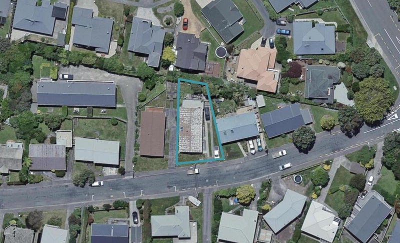6 Kahikatea Grove, Paparangi, Wellington - Carousel 1