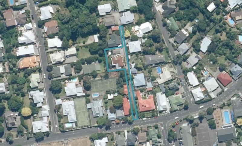 2 Finnis Lane, Hospital Hill, Napier - Carousel 1