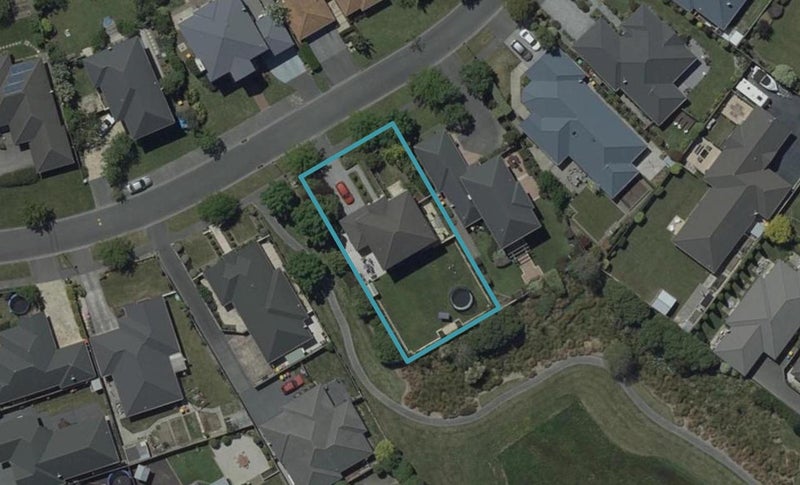 21 Kinsella Crescent, Aidanfield, Christchurch - Carousel 1