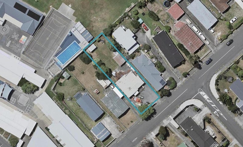 71 Gray Avenue, Paraparaumu Beach, Paraparaumu - Carousel 1