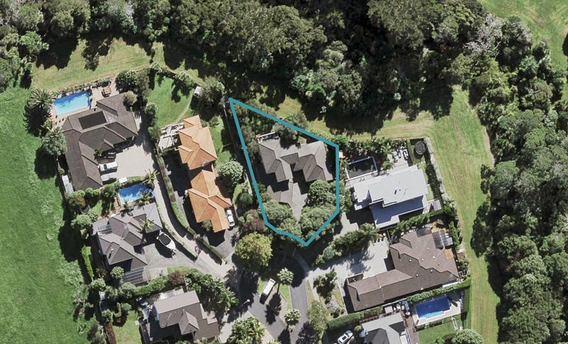 11 Monkton Close, Greenhithe, Auckland - Carousel 1