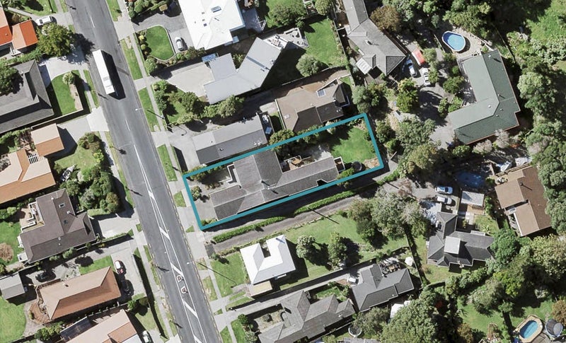 94 Sandspit Road, Shelly Park, Auckland - Carousel 1