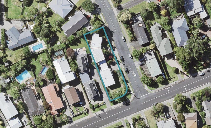 2/49 Galaxy Drive, Mairangi Bay, Auckland - Carousel 1