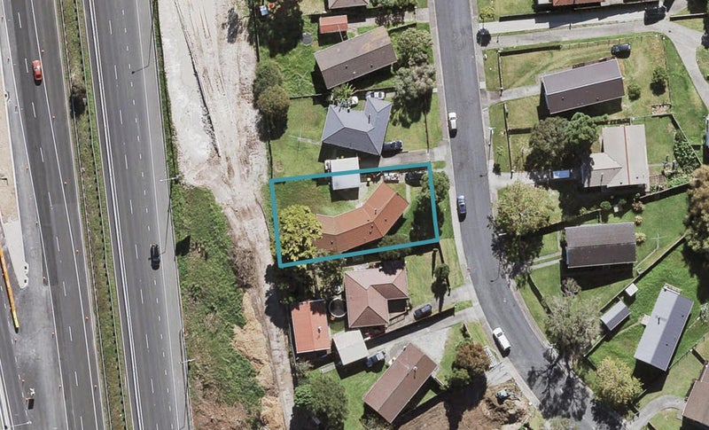 62 Cedar Heights Avenue, Massey, Auckland - Carousel 1