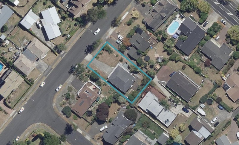 9 Pohutukawa Drive, Pukete, Hamilton - Carousel 1