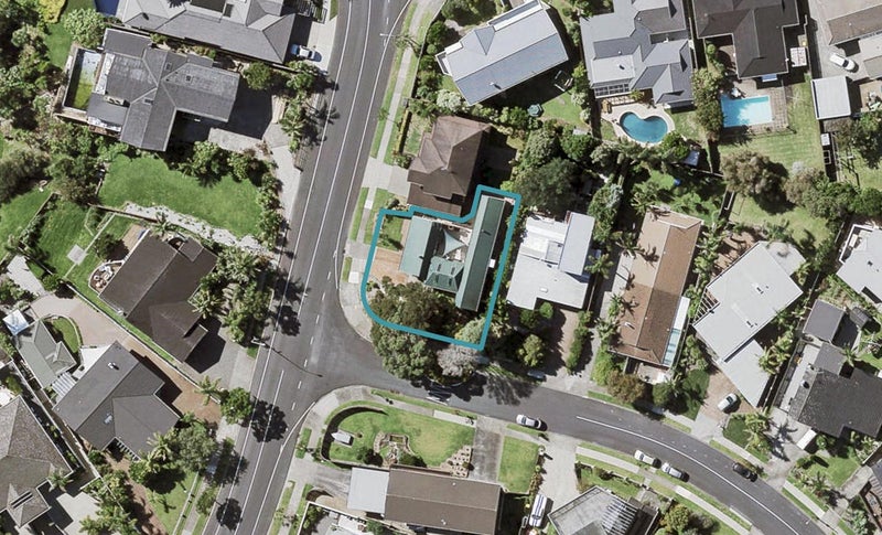 100 Fisher Parade, Sunnyhills, Auckland - Carousel 1