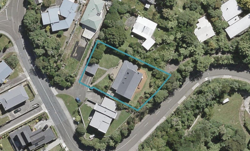 40 Miromiro Road, Normandale, Lower Hutt - Carousel 1