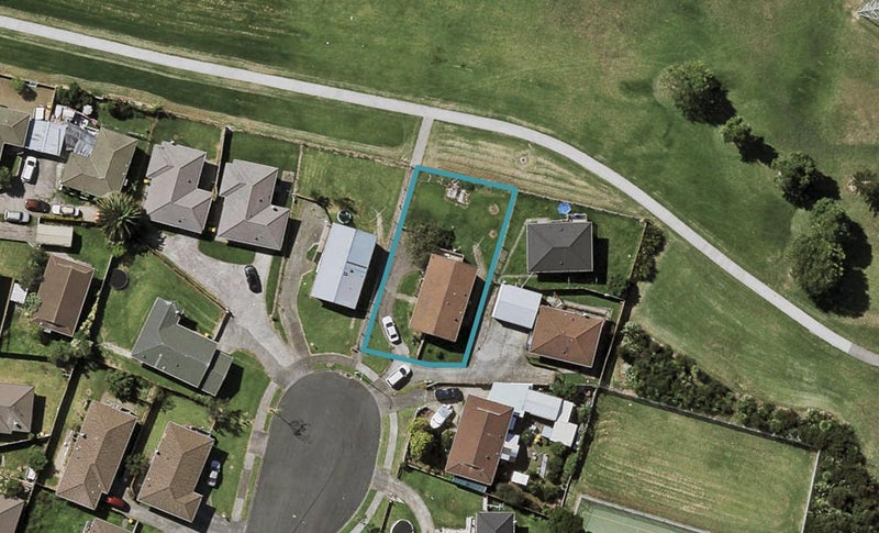 37 Dunstan Place, Otara, Auckland - Carousel 1