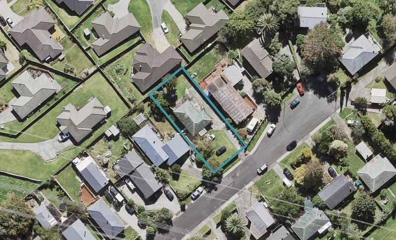 32 Arlette Place, Massey, Auckland - Carousel 1