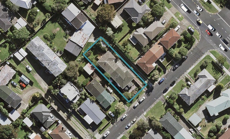 1/5 Evelyn Place, Hillcrest, Auckland - Carousel 1