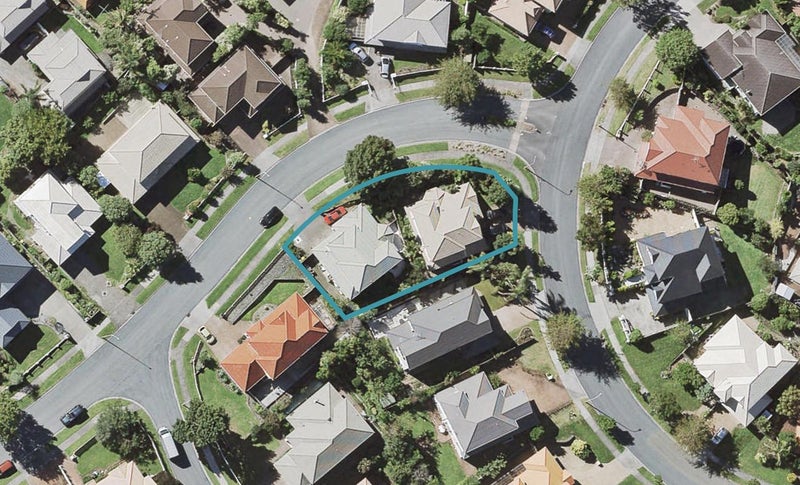 1/2 Belgate Place, Somerville, Manukau - Carousel 1