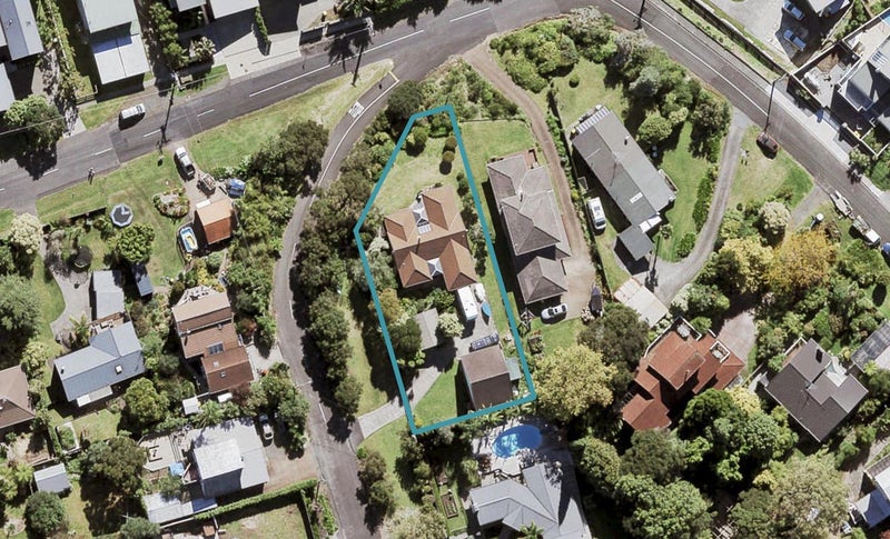 2 Holgate Avenue, Herald Island, Auckland - Carousel 1