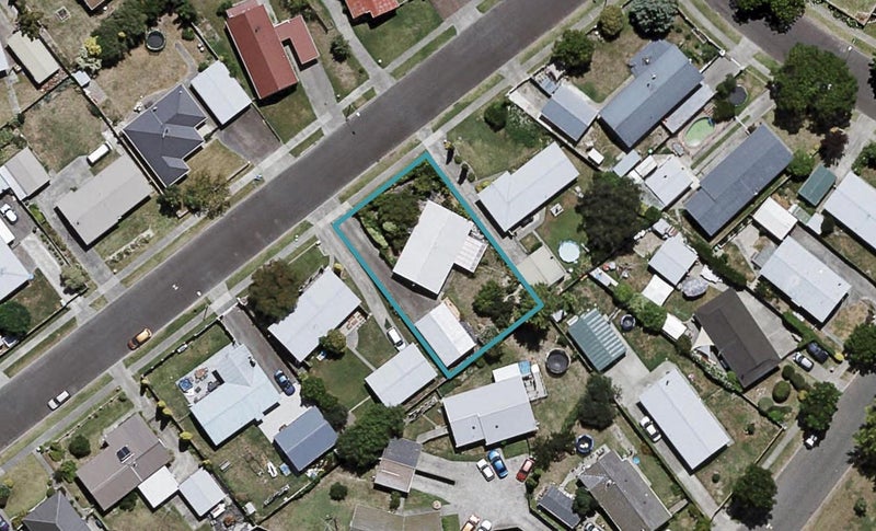 6 Duckworth Crescent, Greenmeadows, Napier - Carousel 1