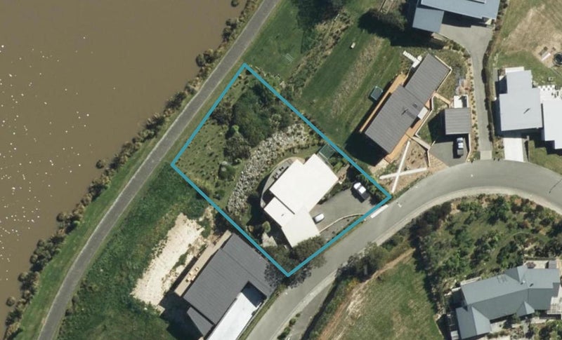 16 Lake View Place, Blenheim - Carousel 1