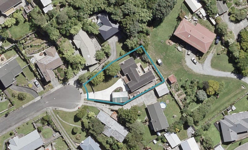 10 Dawn Grove, Brown Owl, Upper Hutt - Carousel 1
