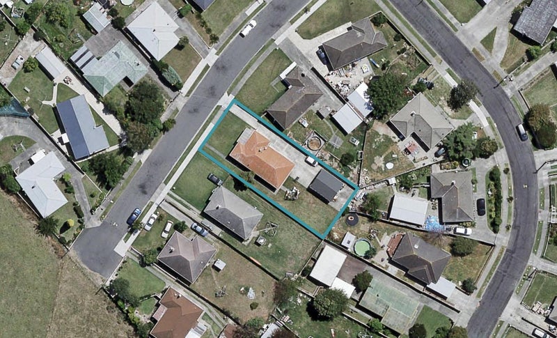 6 Moore Avenue, Maraenui, Napier - Carousel 1