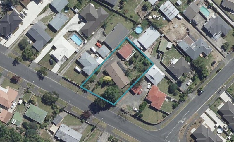19 Glenview Terrace, Glenview, Hamilton - Carousel 1