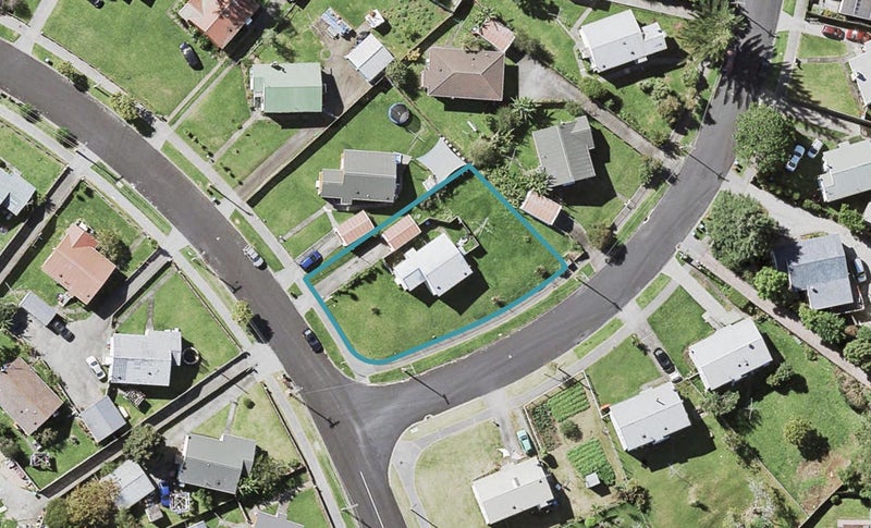 7 Courtland Avenue, Glen Innes, Auckland - Carousel 1