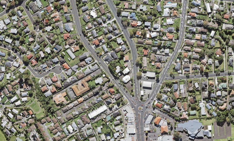 2/233 Great North Road, Henderson, Auckland - Carousel 1
