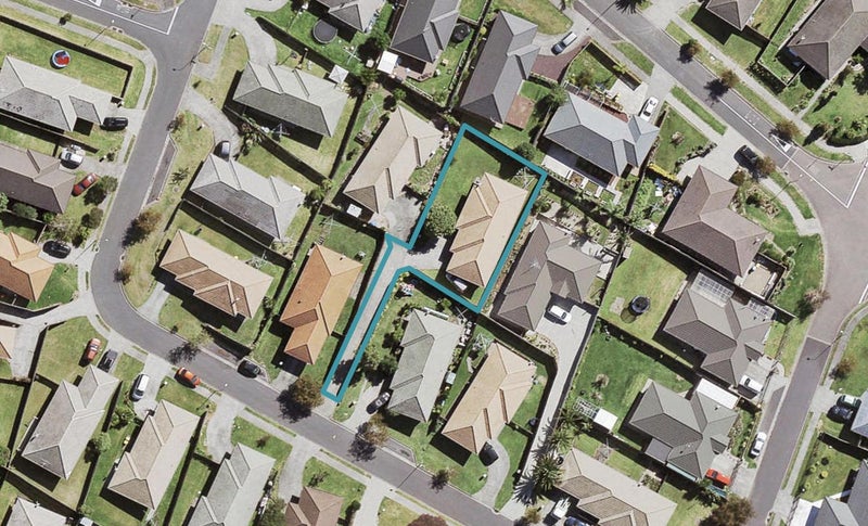 10 Cretian Crescent, Henderson, Auckland - Carousel 1