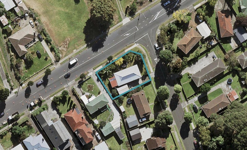 1 Dewhurst Place, Favona, Auckland - Carousel 1