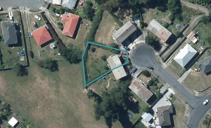 9 Lincoln Grove, Cannons Creek, Porirua - Carousel 1
