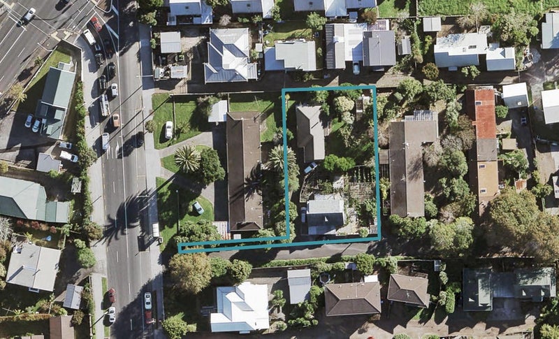 1/16 Blockhouse Bay Road, Avondale, Auckland - Carousel 1