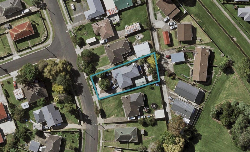 10 Awatere Street, Clover Park, Auckland - Carousel 1